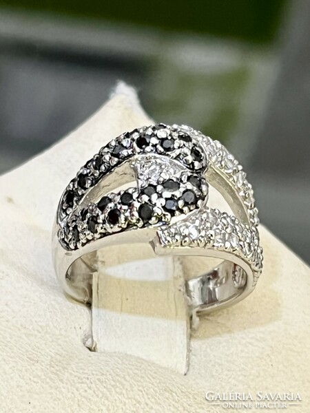 Dazzling silver ring, embellished with black and white zirconia stones