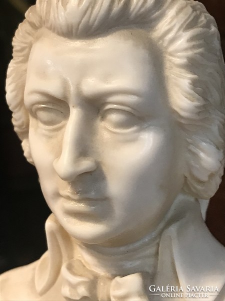 Old! Immaculate bust marked by Mozart