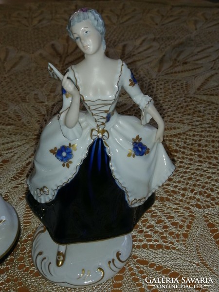 Royal Doux jelzett barokk porcelánfigurák!