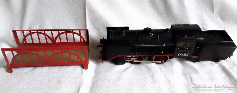 Két antik régi piros Kibri híd 0-ás vonat vasút modell 1938 terepasztal kiegészítő lemezjáték