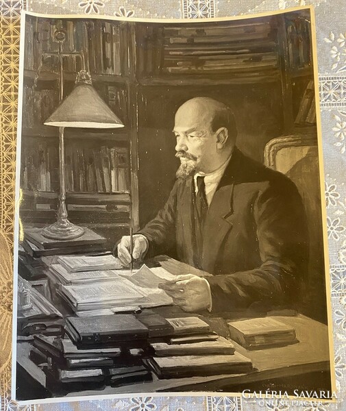 Photo of Lenin (from a painting)