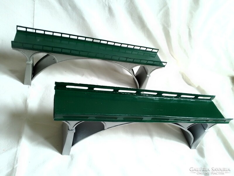 Two repainted old railway road bridge long valley bridge 0 train model railway field table accessory