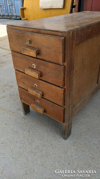 Design cabinet with long drawers