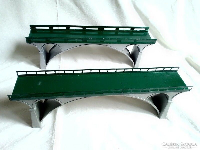 Two repainted old railway road bridge long valley bridge 0 train model railway field table accessory