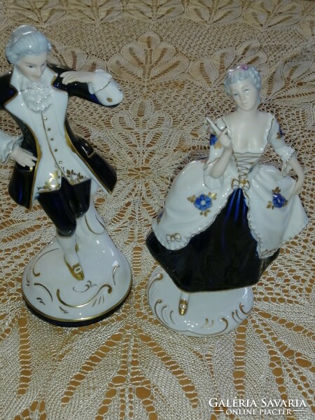Royal Doux jelzett barokk porcelánfigurák!