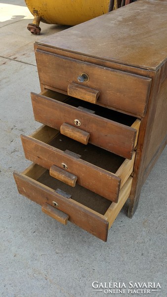 Design cabinet with long drawers