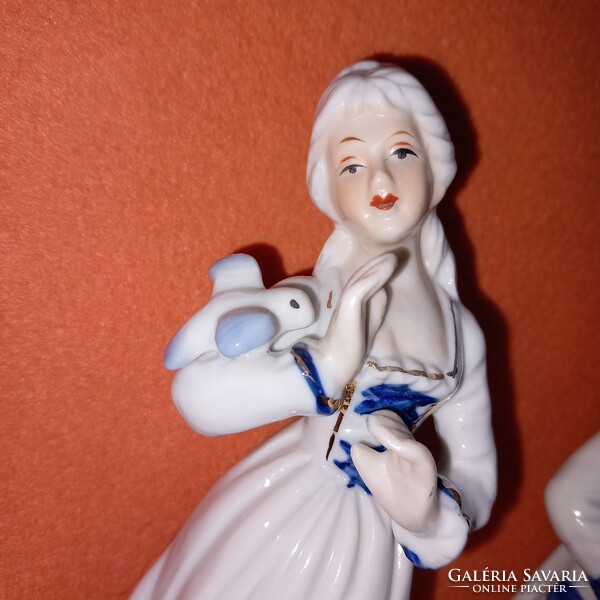 2db, barokk stílusú porcelán figura párban.