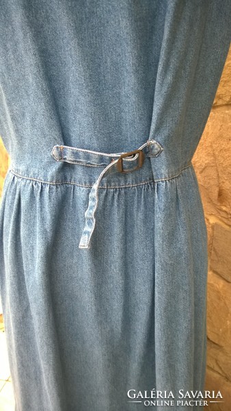 Very pretty, unique item.--Denim dress with tapestry effect top, 2 pockets 42-44