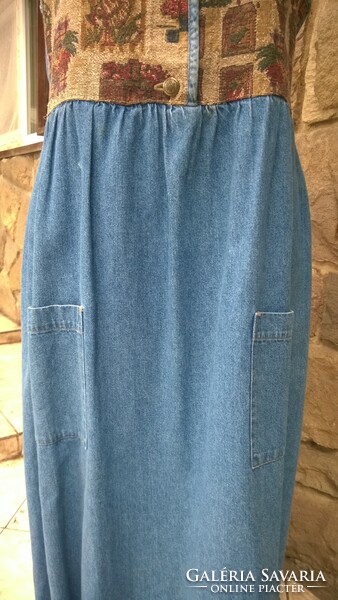 Különleges, egyedi db.--farmerruha goblein hatású felsőrésszel,2 zsebbel 42-44