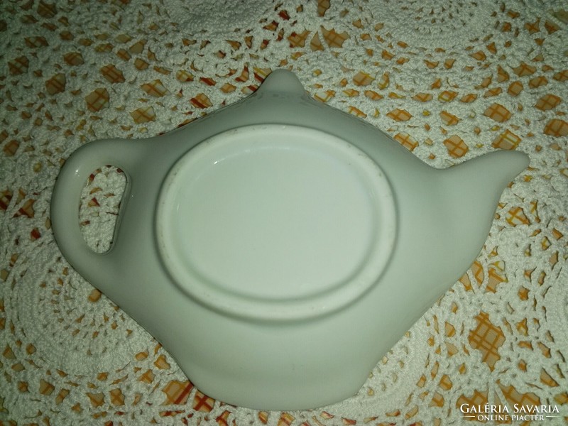 Porcelán tea filter tartó.