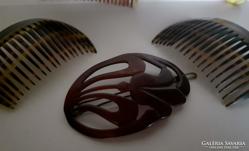 Retro amber-colored hair clip with hairpin combs and a comb in one