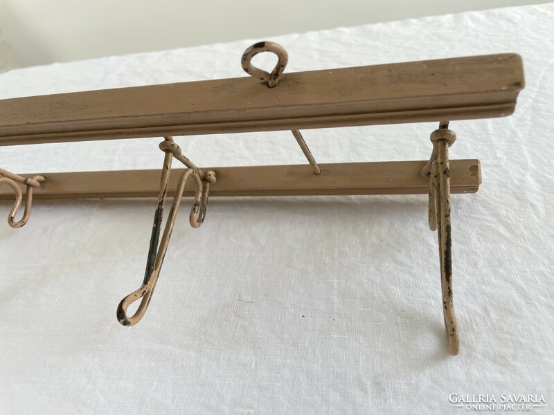 Antique, old coat hanger, wall hanger, clothes hanger can be turned, unfolded with 6 hangers