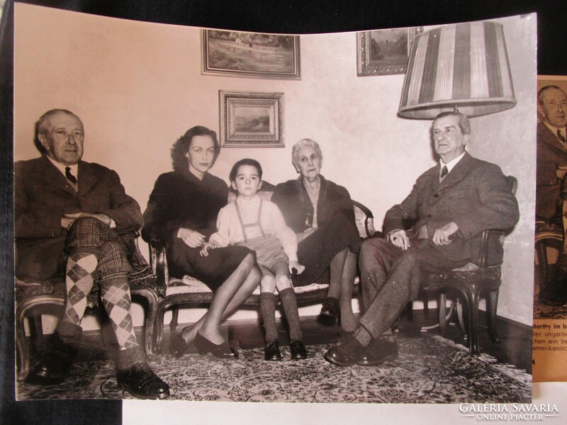 1947 WELHEIM HORTHY M KORMÁNYZÓ + CSALÁD KORABELI ÉS EREDETI JELZETT FOTÓ + ÚJSÁGCIKK A FOTÓVAL