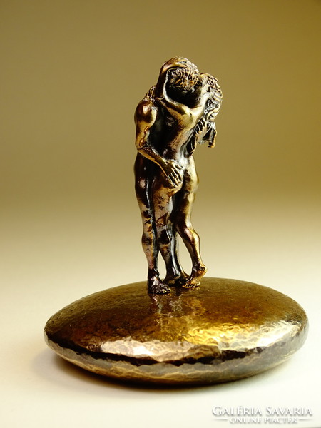 Kissing bronze sculpture miniature
