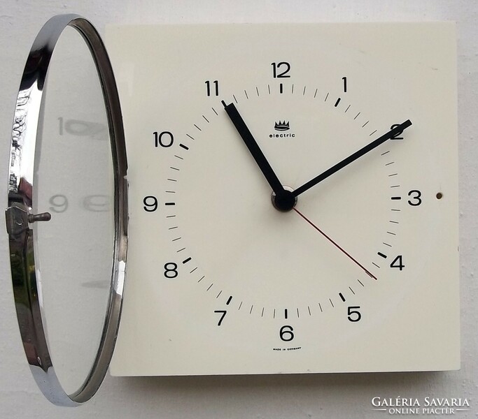 Junghans electric electromechanical wall clock