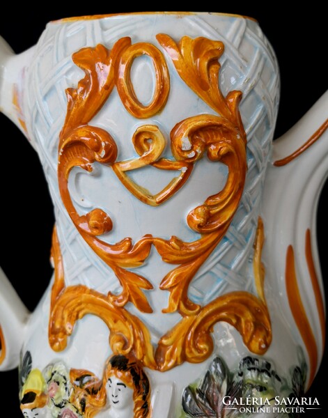 Dt/173 – capodimonte huge, baroque carafe with cherub lid
