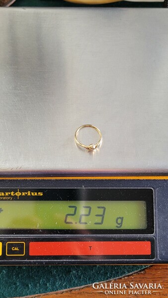 14 K arany gyűrű 2,23 g