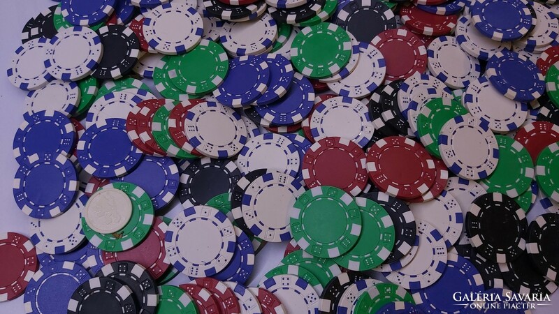 445 poker chips with metal inserts