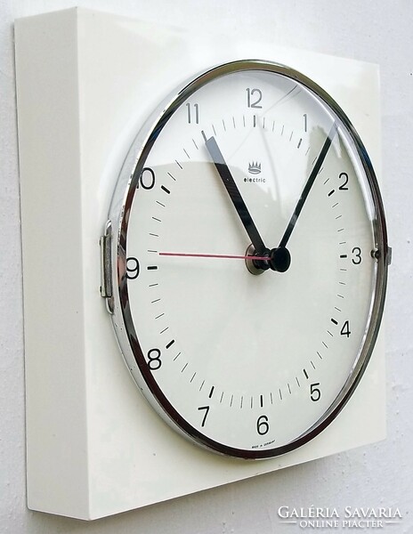 Junghans electric electromechanical wall clock
