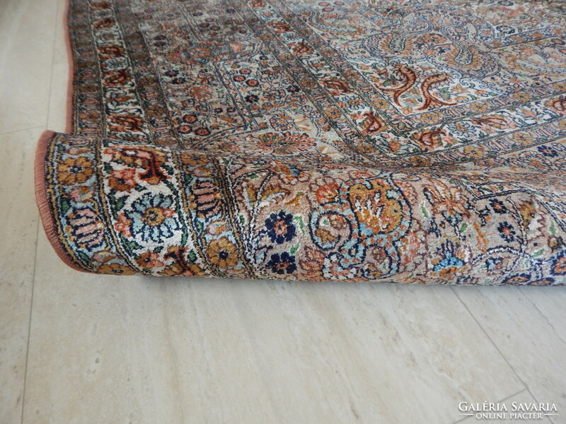 Real cashmere silk 270x370 cm hand-knotted Persian rug. Large size!