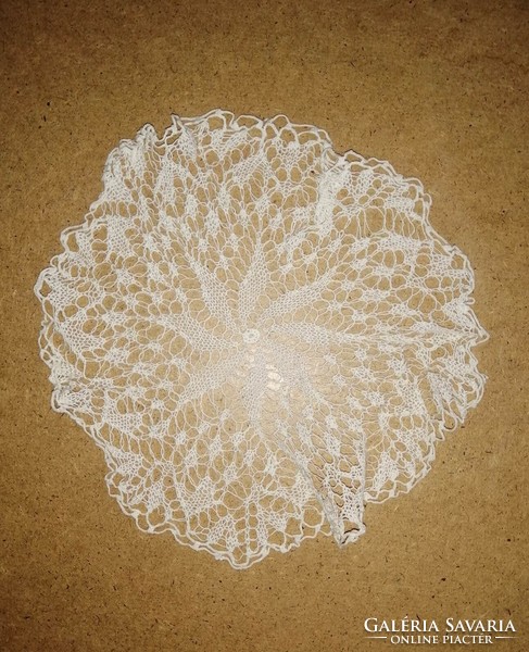 Handmade ecru lace tablecloth dia. 17 Cm (16)