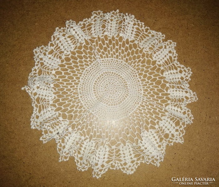 Handmade ecru lace tablecloth dia. 29 Cm (10)