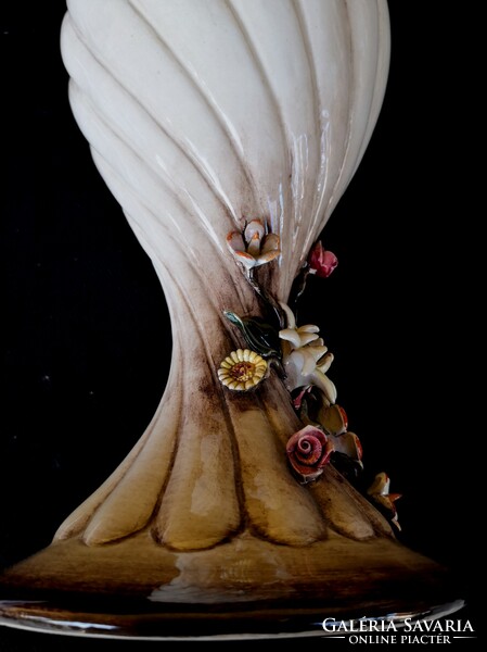 Dt/175 – wonderful twisted funnel vase by capodimonte