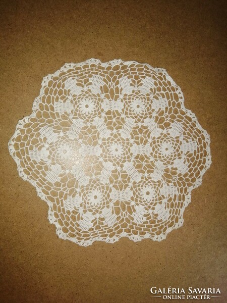 Handmade ecru lace tablecloth diam. 32 Cm (15)