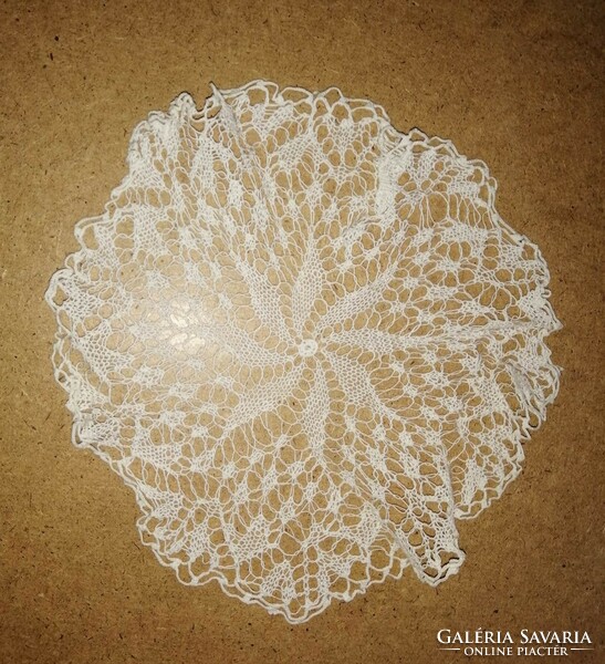 Handmade ecru lace tablecloth dia. 17 Cm (16)