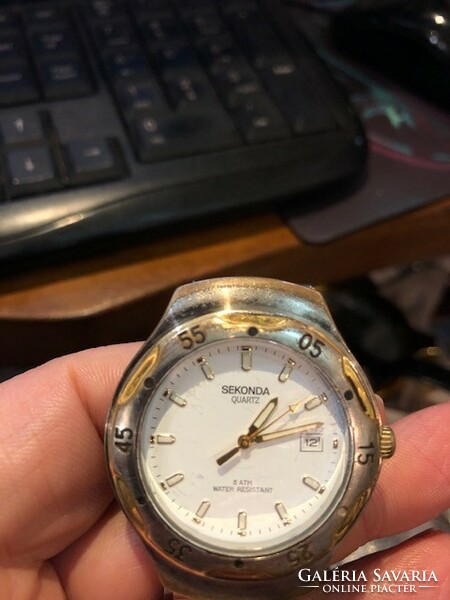 Sekonda 5 atm quartz men's watch, nice. In working condition.