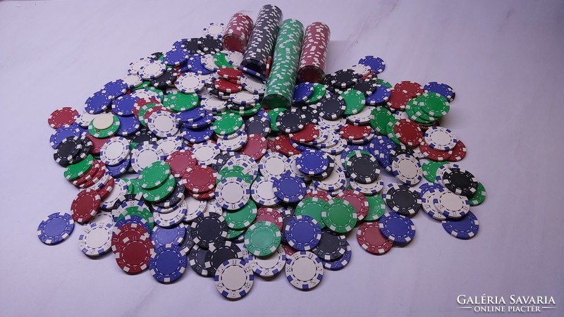 445 poker chips with metal inserts