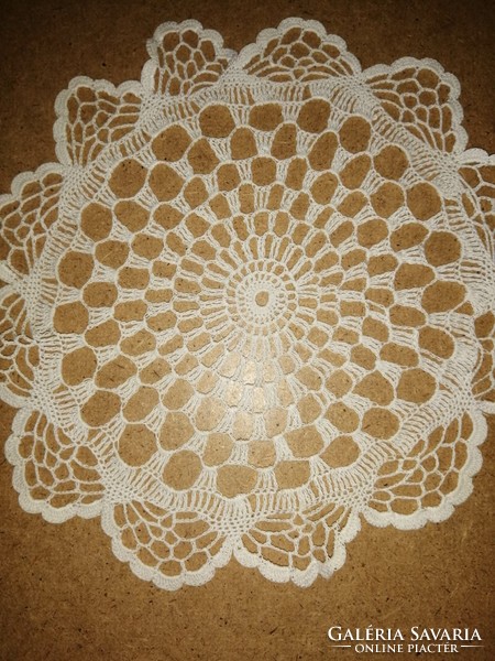 Handmade ecru lace tablecloth dia. 22 Cm (8)