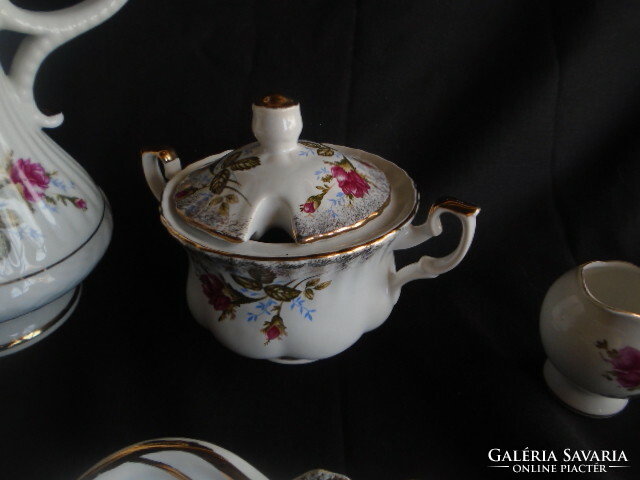 6-piece auction decanter, base plate, shell plate, large sugar bowl, 2 creamers.