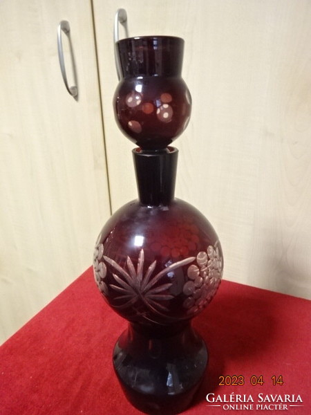 Bordó kristály, likőrös üveg, magassága 34 cm. Jókai.