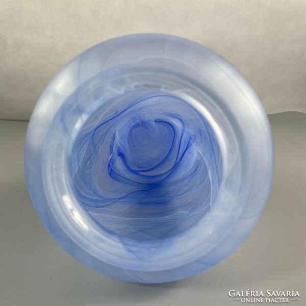 Kék öblös nagyméretű fátyolos cseh váza