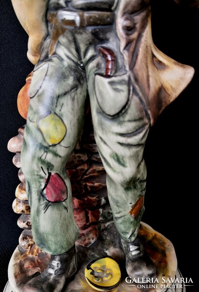 Dt/177 – capodimonte large-sized musical beggar figural ornament