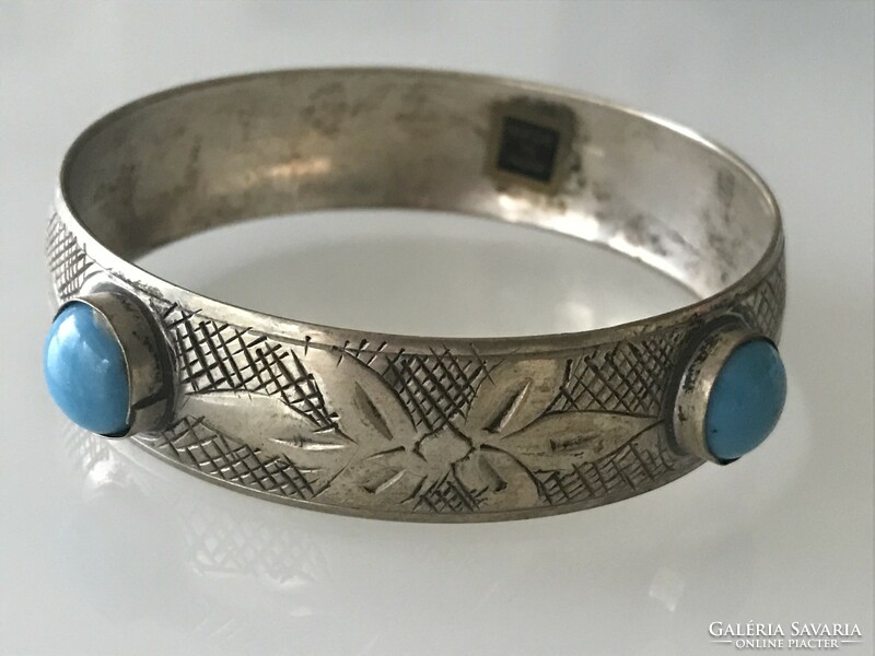 Silver-plated bracelet with engraved pattern, turquoise inserts, 7 cm diameter