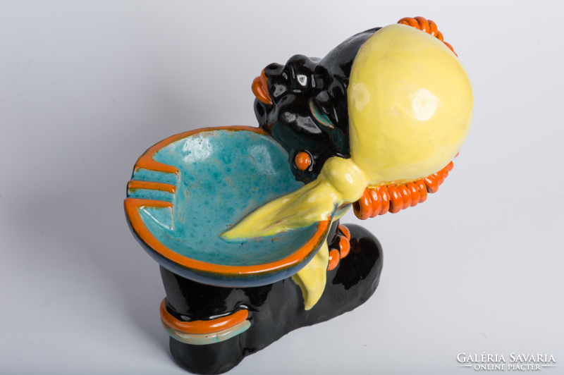 Art deco hoppy ceramic table decoration, bust tray