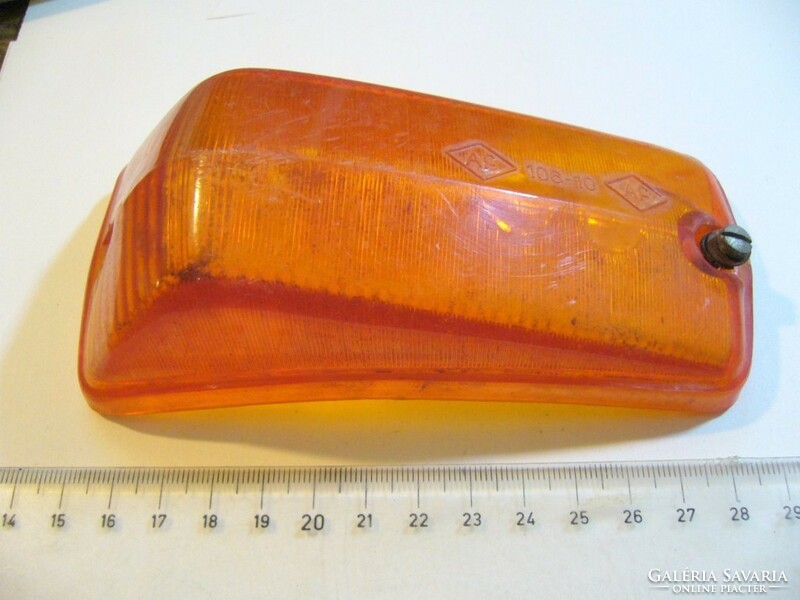 Any motorcycle or car rear light for old or index-wartburg 353 ?? 11981 Real retro 71931