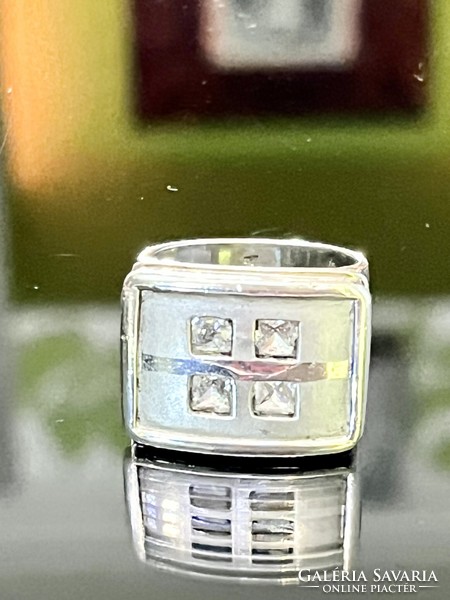 Döbbenetes ezüst gyűrű