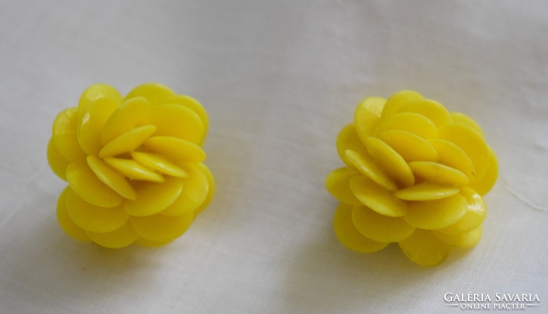Régi klipsz , fülbevaló retro bizsu 2,5 cm sárga " rózsa vagy korall "