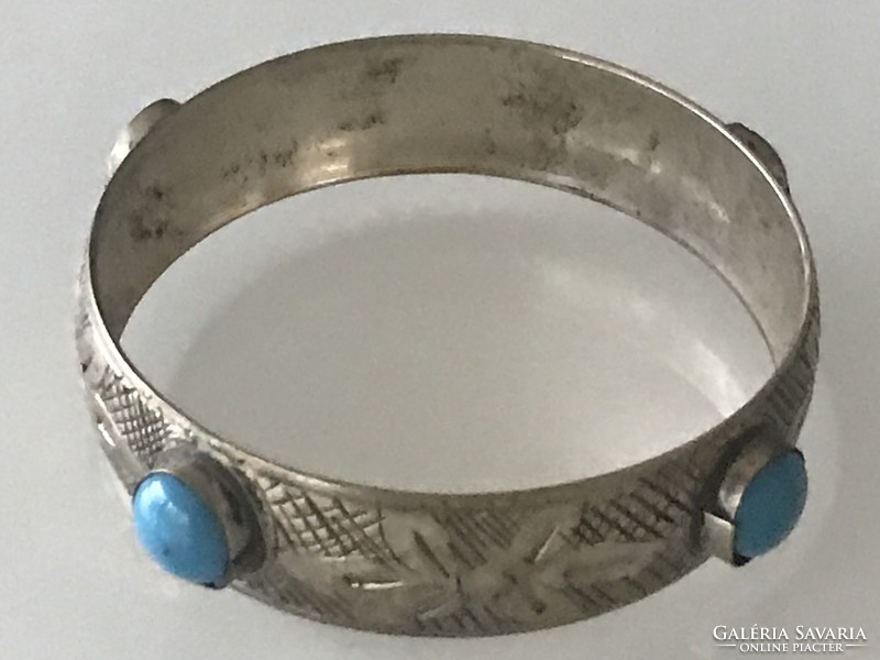 Silver-plated bracelet with engraved pattern, turquoise inserts, 7 cm diameter