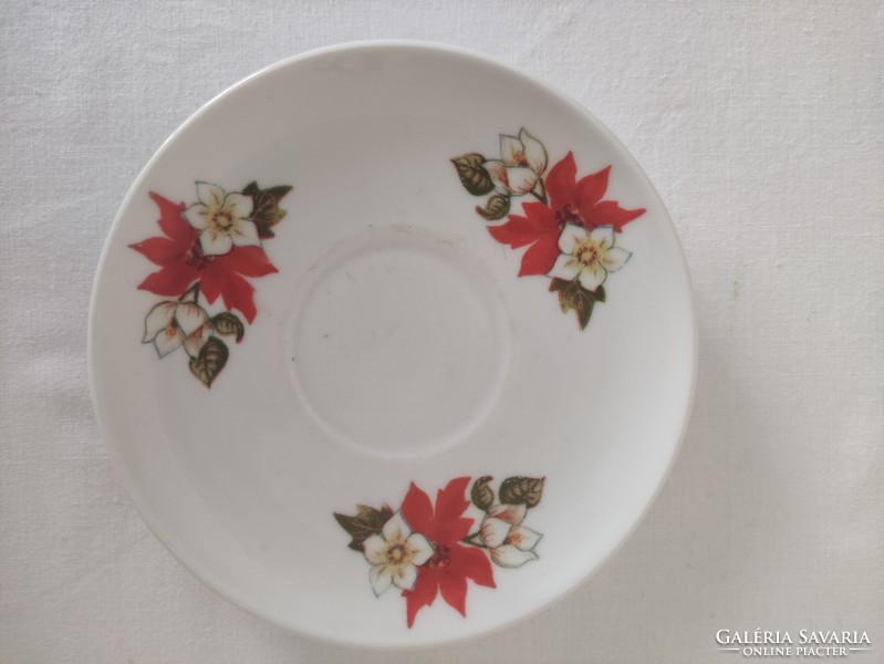 Zsolnay porcelain, poinsettia coffee cup coaster, diameter 10.5 cm
