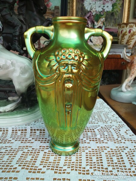 Zsolnay vase.