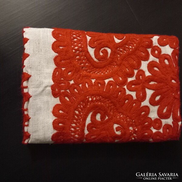 Transylvanian embroidered pillowcase