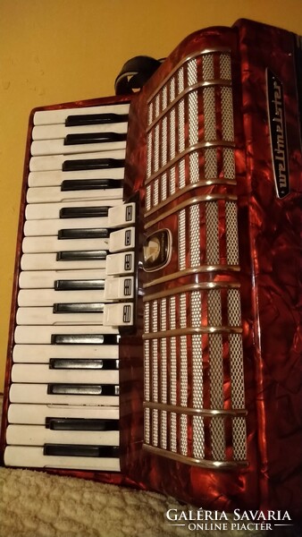 Weltmeister accordion