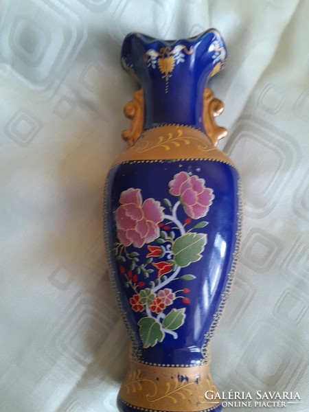 Beautiful vase 20 cm