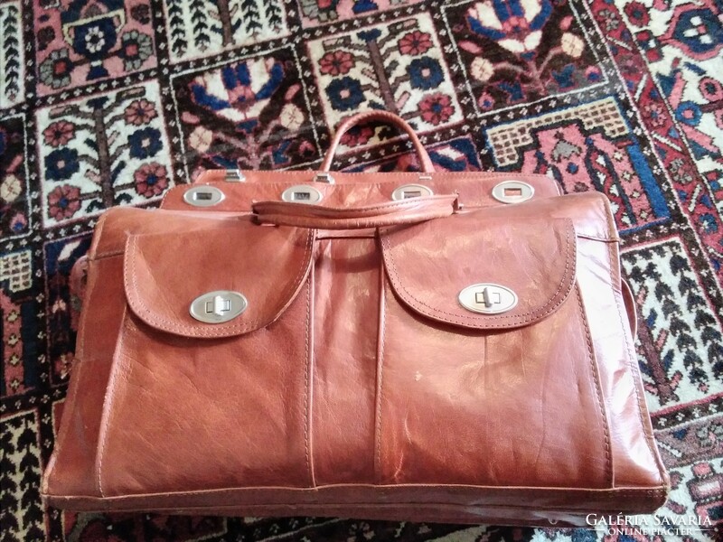 Vintage leather travel bag