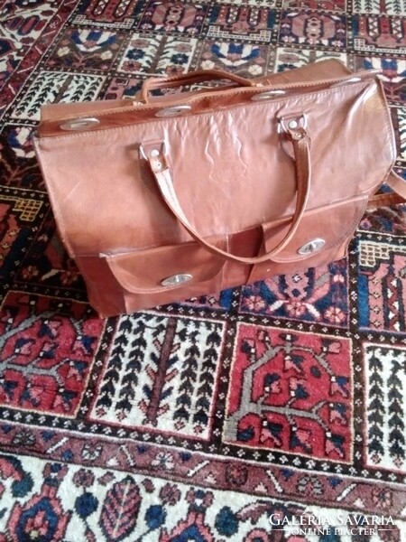 Vintage leather travel bag