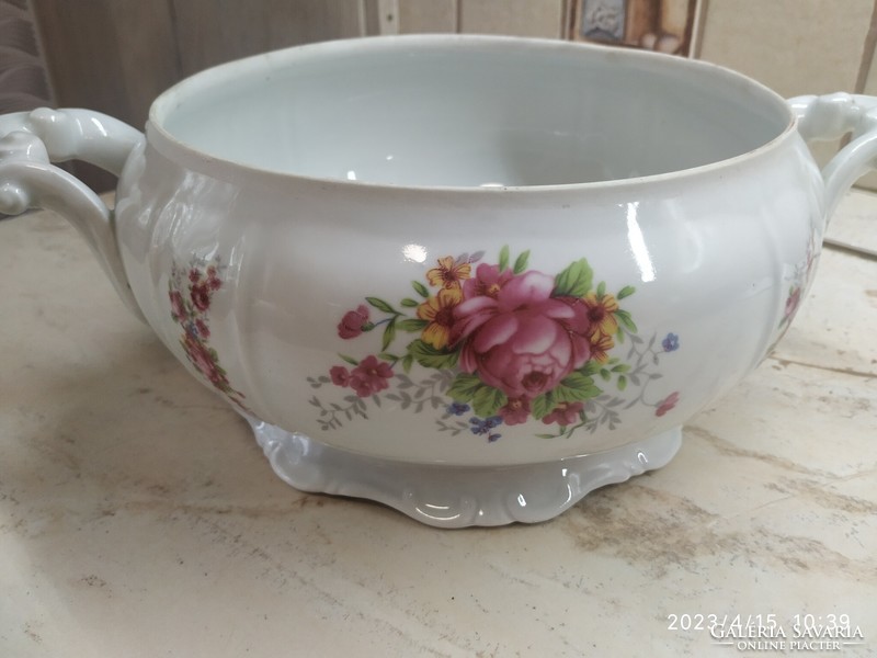 Zsolnay porcelán rózsás, barokkos leveses tál fedő nélkül eladó!